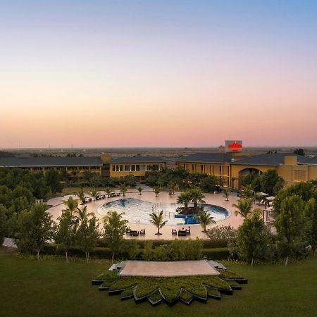 Hawthorn Suites By Wyndham Dwarka Buitenkant foto