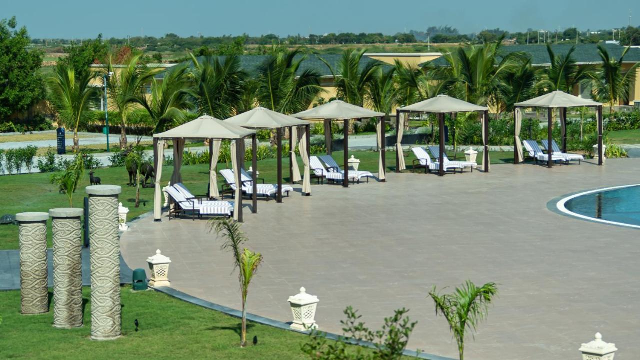 Hawthorn Suites By Wyndham Dwarka Buitenkant foto